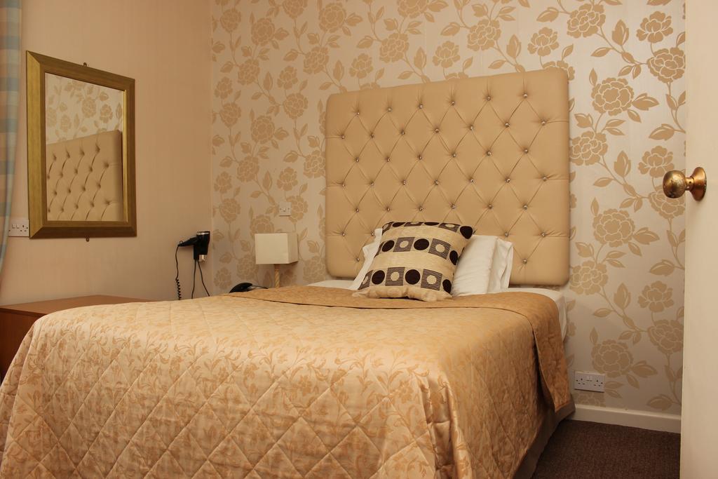 Old Kings Arms Hotel بيمبروك المظهر الخارجي الصورة